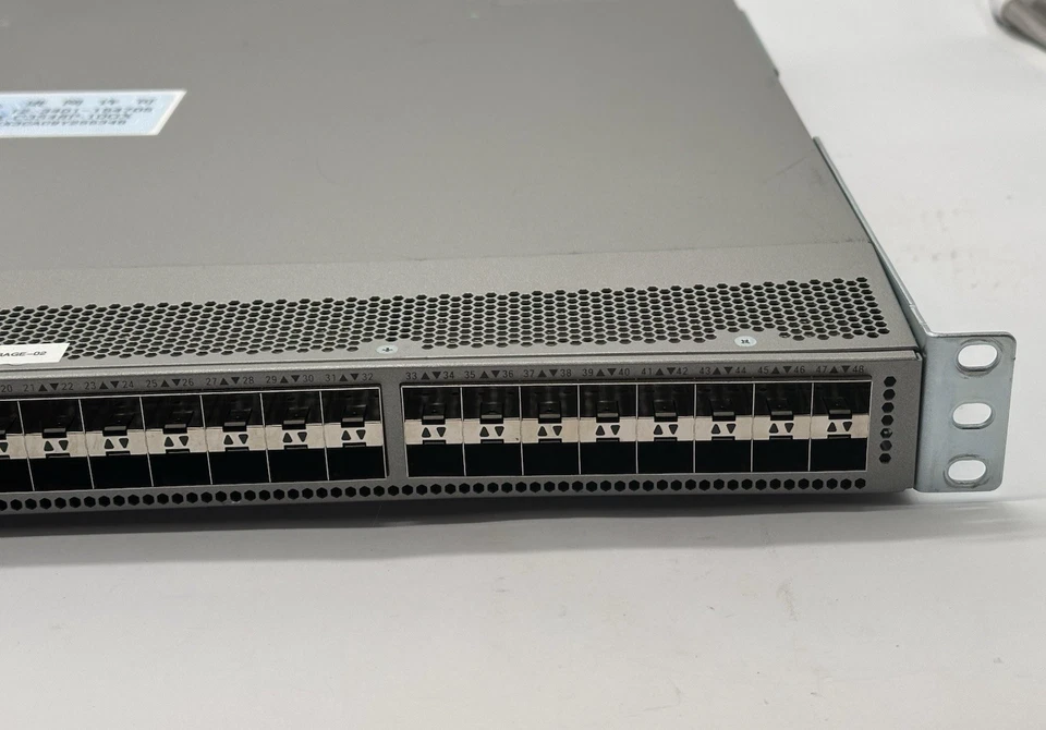 Red de 48 puertos CISCO N3K-C3548P-10GX Nexus serie 3000 - sin cable de alimentación Foto 4 de 4