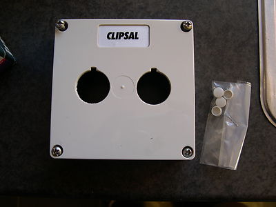 Clipsal Montage Gehäuse Deckel inkl. Die 4 Schrauben (grau)