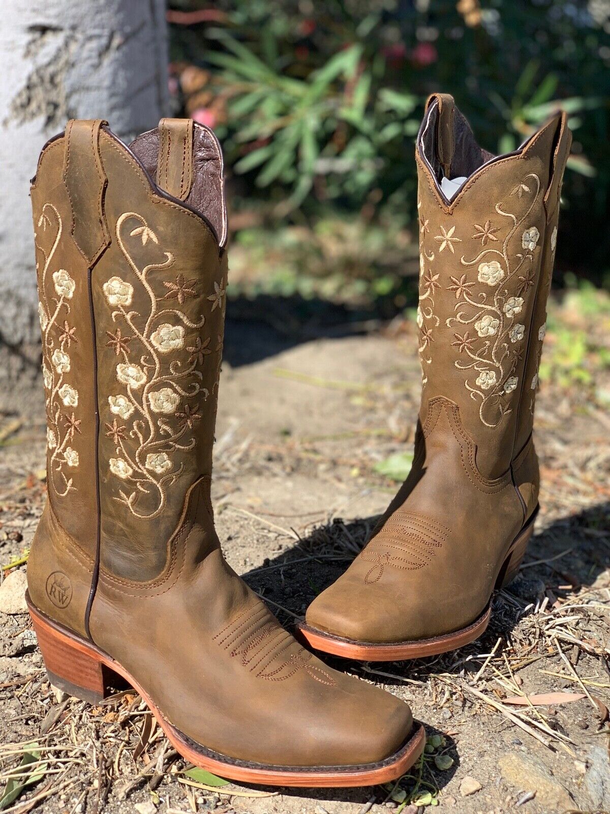 WOMEN'S WESTERN SQUARED FLOWER SHAFT TOE COWGIRL BOOTS SMOOTH LEATHER COLOR  TAN