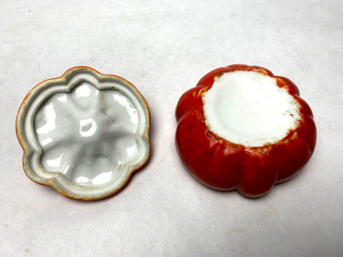 Tarro de cerámica vintage con forma de tomate. 3-3/4" de diámetro (G) - Imagen 3 de 3