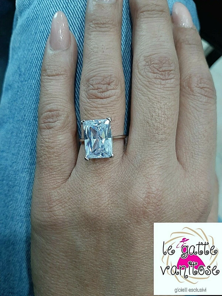 Anello donna solitario n Argento 925 rodiato con zircone bianco taglio smeraldo - Immagine 3 di 4