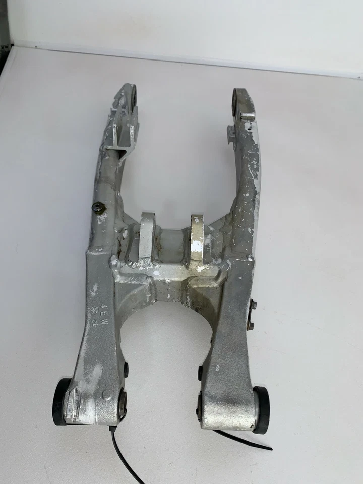 1993 YAMAHA YZ125E REAR ARM 4EW-22110-01-00 - Image 4 of 4