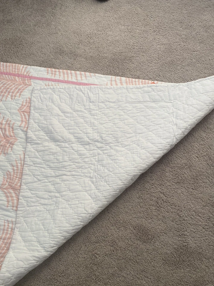 Cobertor de berço rosa floral US$ 129 Pottery Barn Kids - Imagem 3 de 4