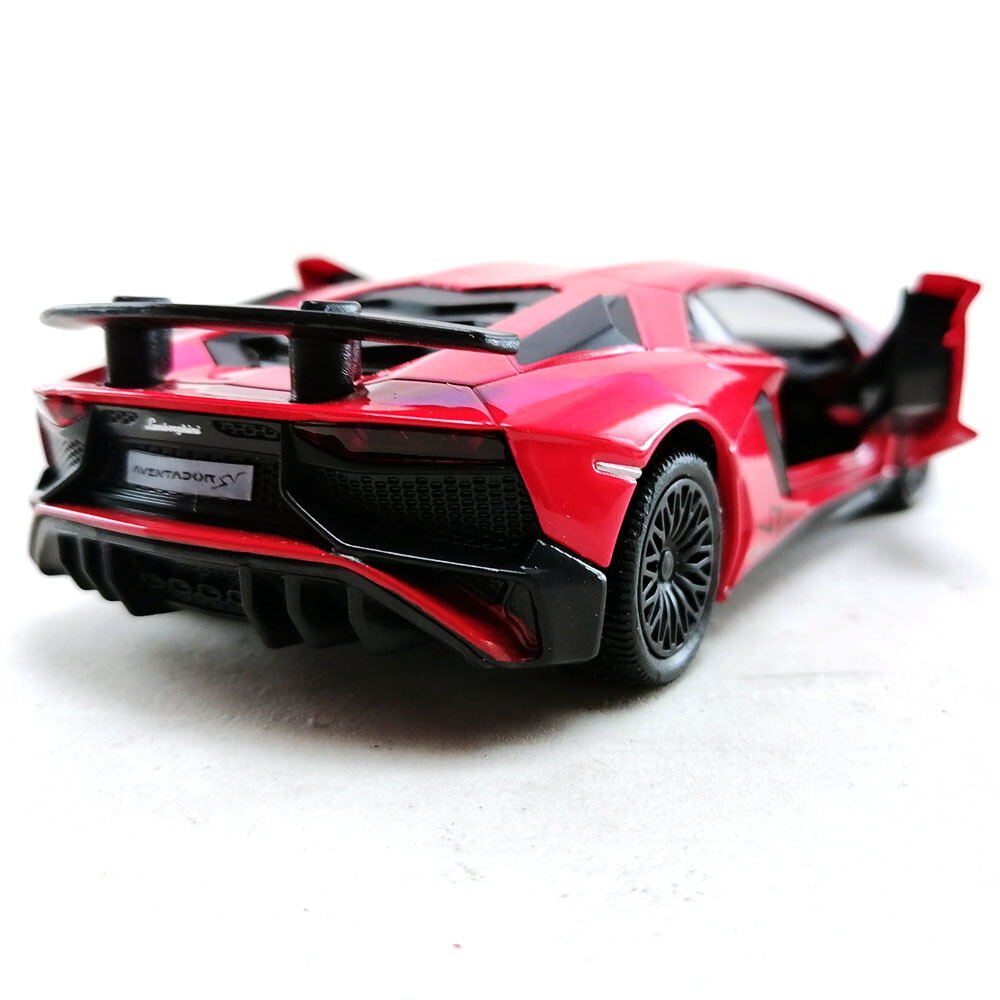 Lamborghini Aventador SV Coupe Die-Cast Model Toy Car RMZ City 1