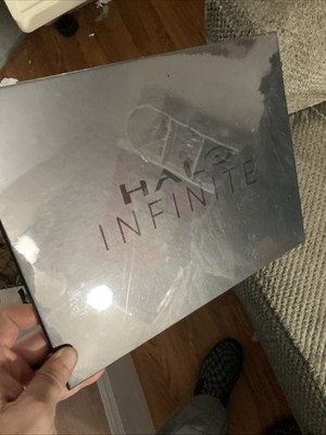 Desktop Portfolio from Halo Infinite Collectors Edition -Brand New/Sealed-