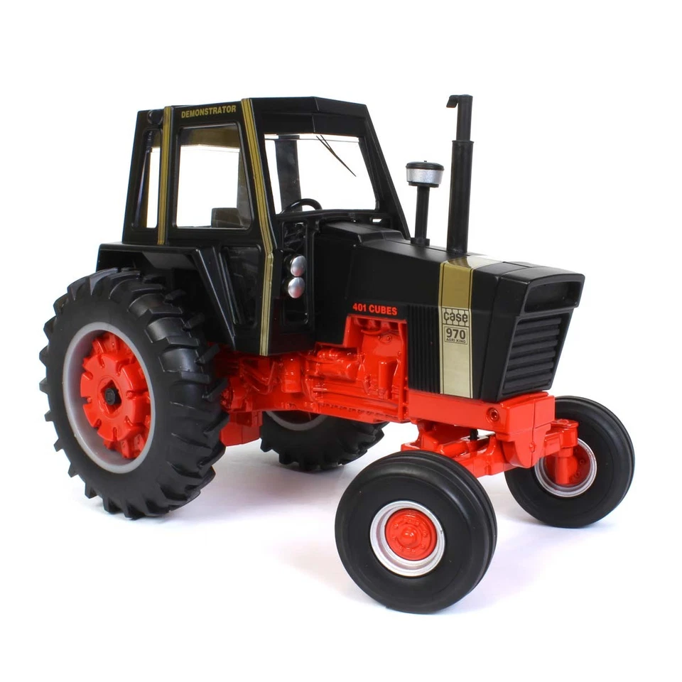 Trattore Black Knight Con Cabina In Scala 1/16, Serie Prestige Di ERTL 44189 - Immagine 2 di 4