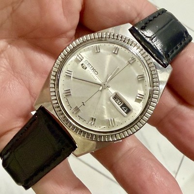Vintage 1960 s Seiko 5 Automatic 5126 Crosshair 23 Jewel Men s 36mm Watch RUNS!