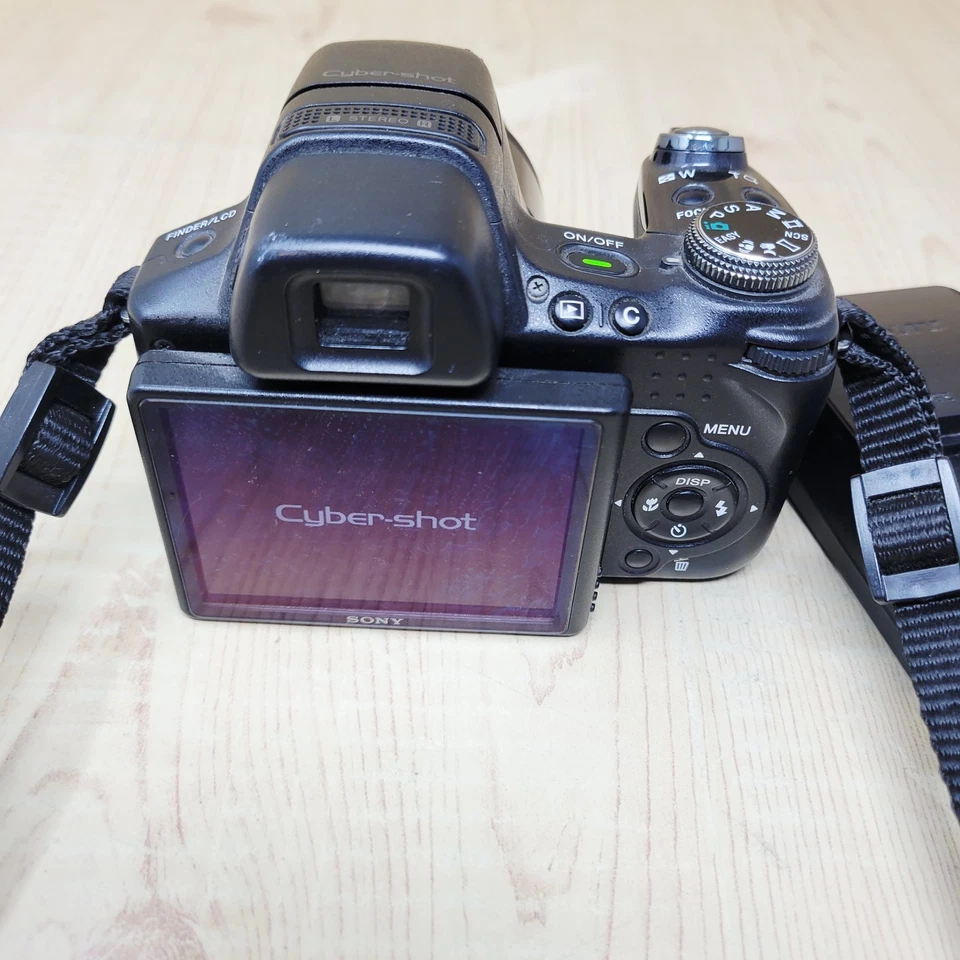 Cámara digital Sony Cyber-shot DSC-HX1 zoom 9,1 MP 20x FUNCIONA PUERTA FALTANTE COMO ESTÁ Foto 3 de 4