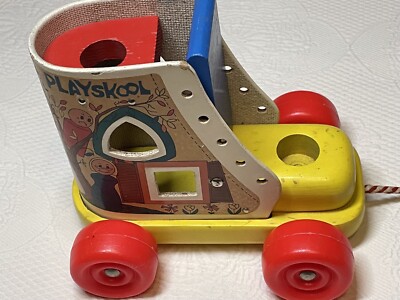 Vintage 1970 s Playskool Old Woman In The Shoe Shape Sorter Toy Pull Along Shoe!