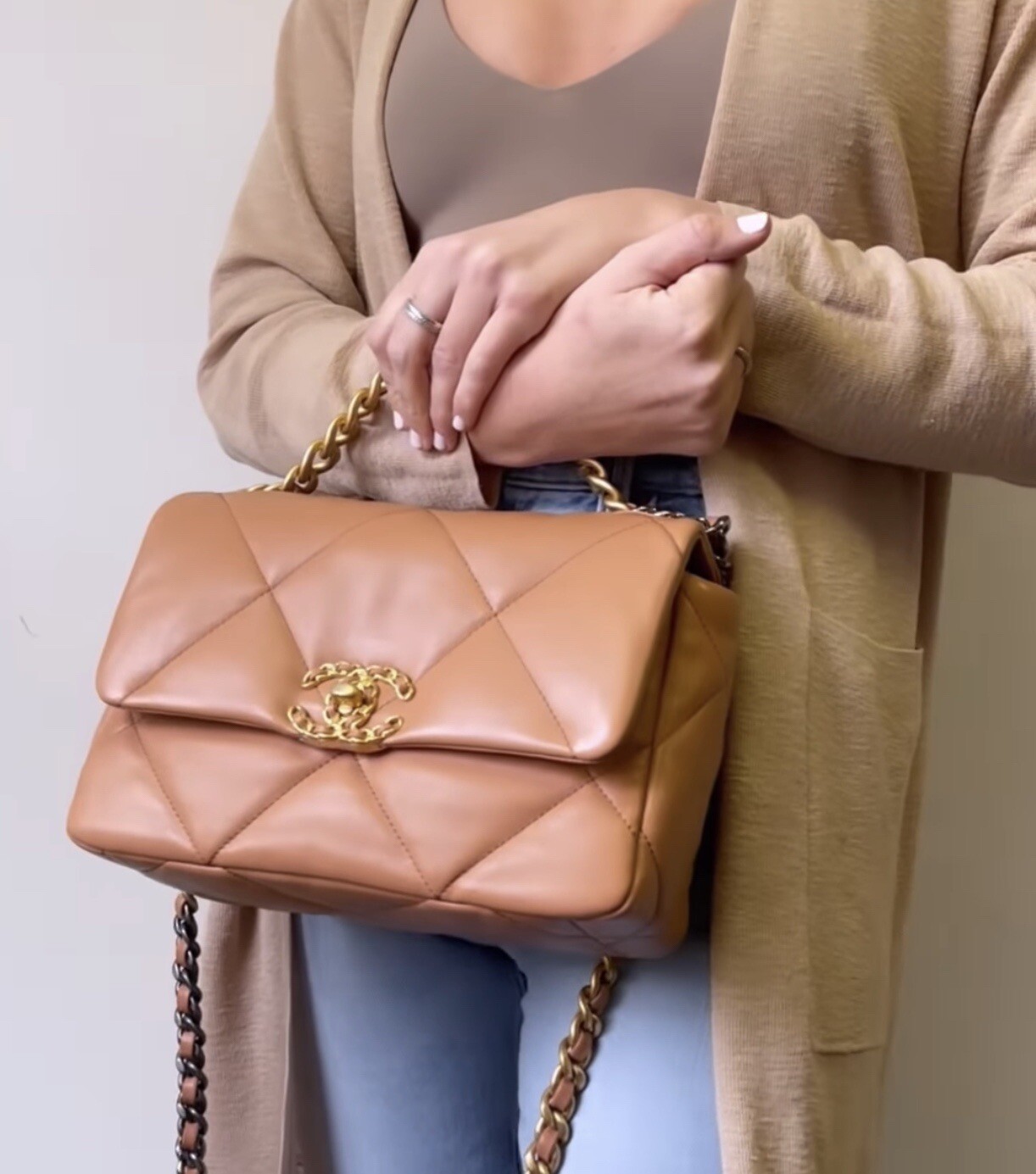 chanel 19 caramel