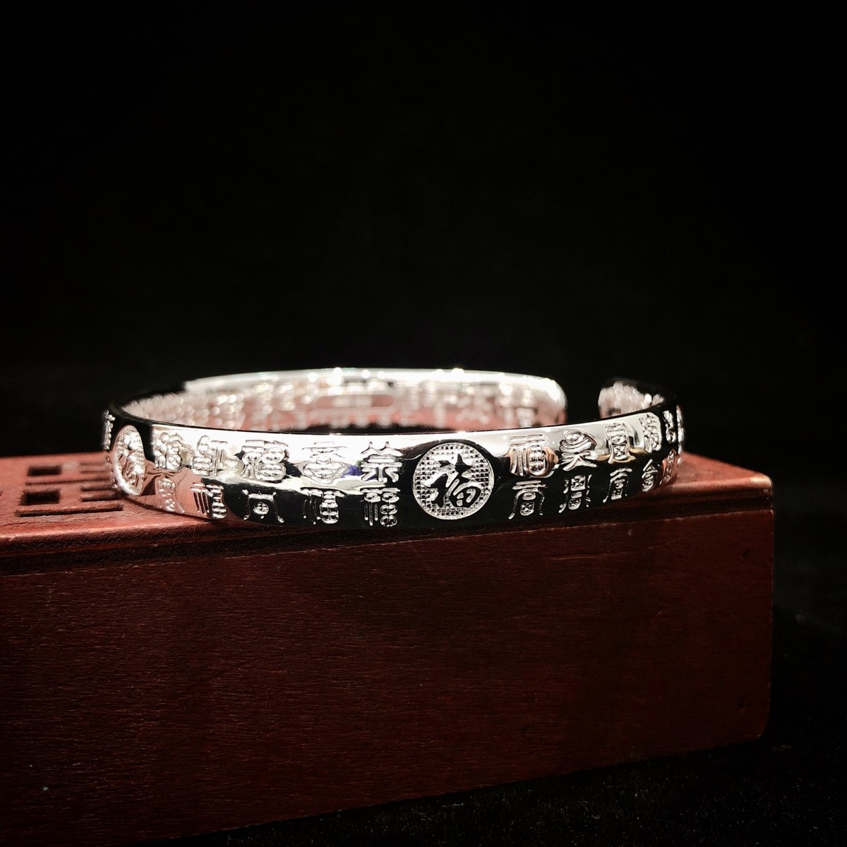 アクセサリー Vintage Silver Heavy Wide Bangle 925 Pure S925 Sterling Silver 925 Vintage Totem Bracelet Wide