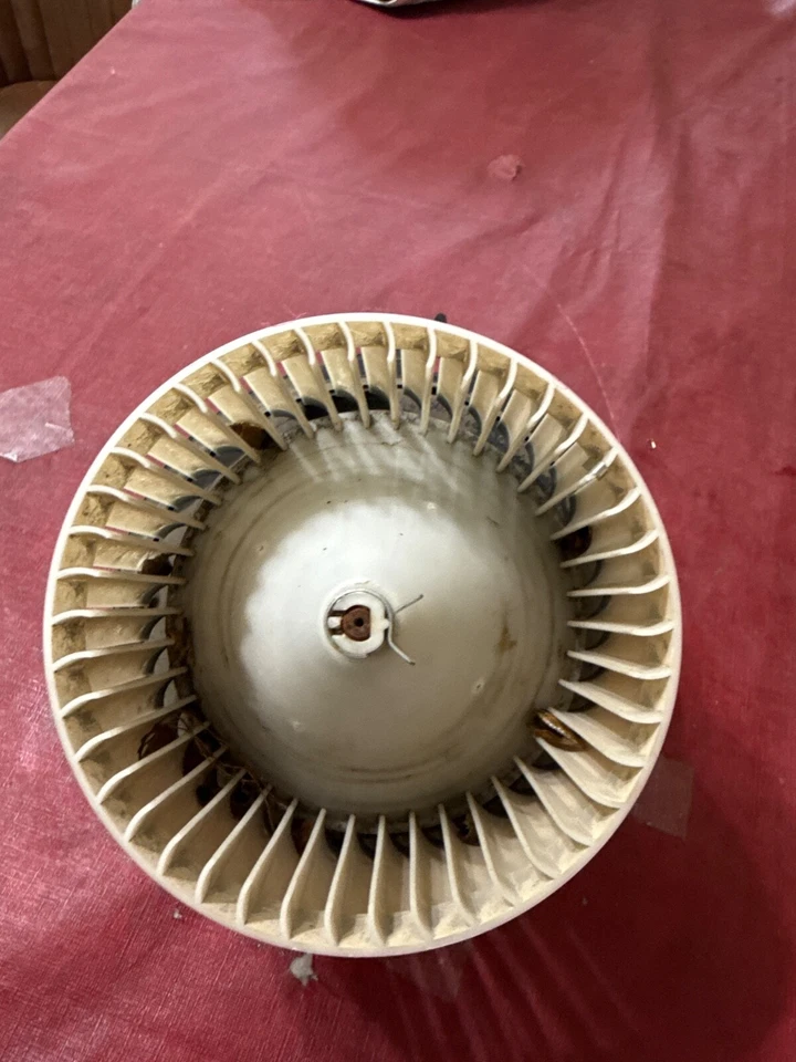 Сменный вентилятор в сборе Unimotor для Chevrolet Impala Monte Carlo 2000 2005 годов выпуска - Изображение 4 из 4