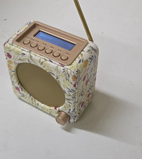 Sainsburys Mini Radio. DAB/FM. LCD DISPLAY. Battery Operated No power supply inc