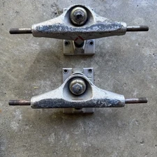 Pair Of Venture Skateboard Trucks Silver Vintage USA