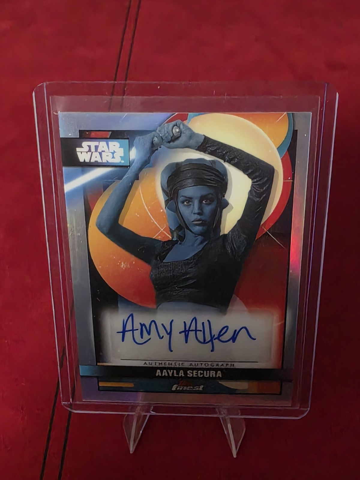 2025 TOPPS STAR WARS SMUGGLERS OUTPOST AMY ALLEN AAYLA SECURA AUTO Refractor  view 3