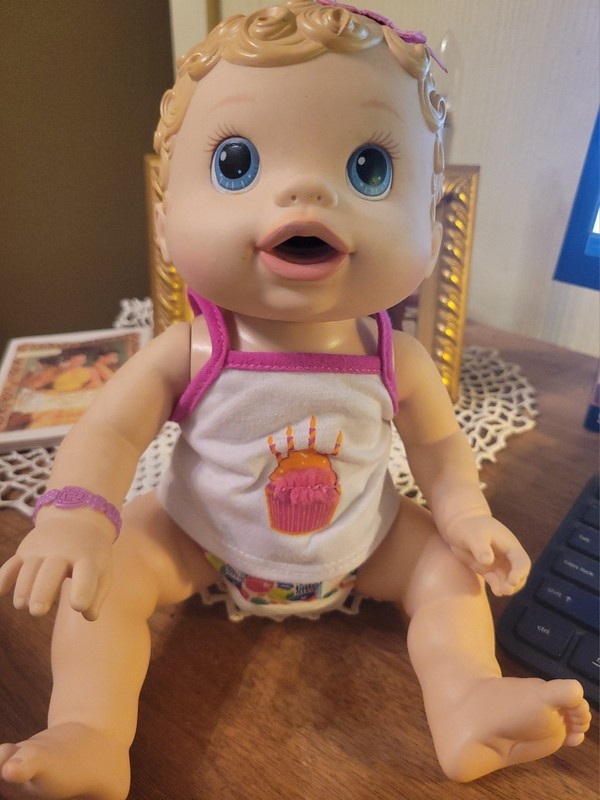 Baby Alive Changing Time Doll Blonde 2009 Baby Sounds and kicks legs
