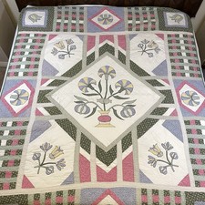 Vintage American Folk Art Museum Applique Quilt 90x72 Floral 1930s Style