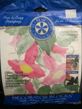 VINTAGE PLAID DECORATOR BLOCKS  1995 # 53218  BEAUTIFUL  TRUMPET  FLOWERS NEW!!!