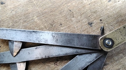 Antique Fleam Stamped Qualite Superteurf - 第 6/11 張圖片