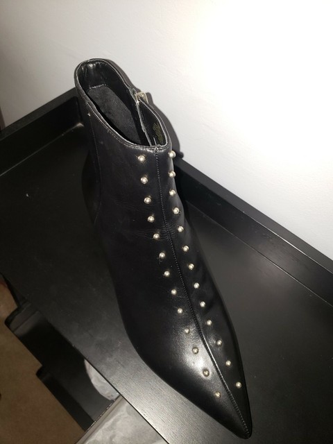 nine west zyrannia booties