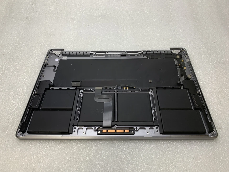 Apple MacBook Pro A2141 16" 2019 Top Case, Battery SPACE GRAY 661-13161 Grade B - Image 3 of 4