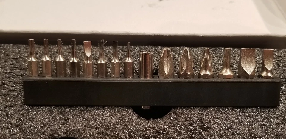 Lighted Screwdriver & Universal Wrench Set - 6 Standard Bits, 8 Precision Bits - Image 4 of 4