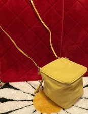 Very Beautiful Yellow Soft Buttery Leather Marc By Marc Jacobs Crossbody Handbag