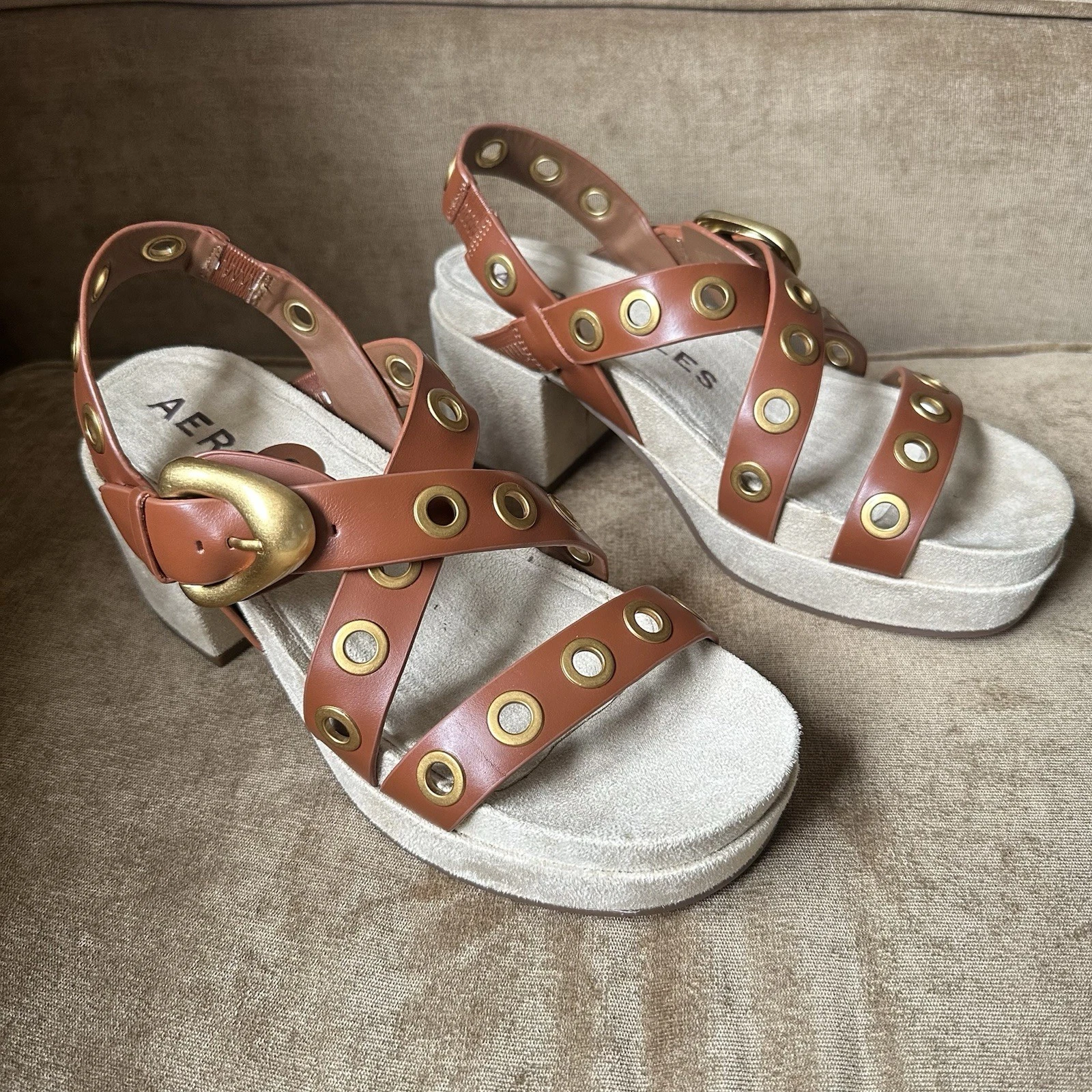 Aerosoles Size 8 Cleveland Brown Gold Grommet Chunky Platform Slingback Sandal