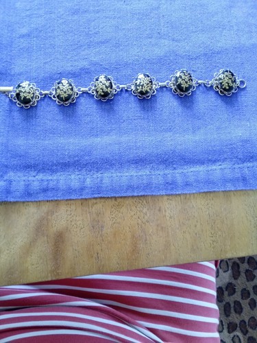 Vintage Costume Black And Gold Bracelet - Picture 2 of 5