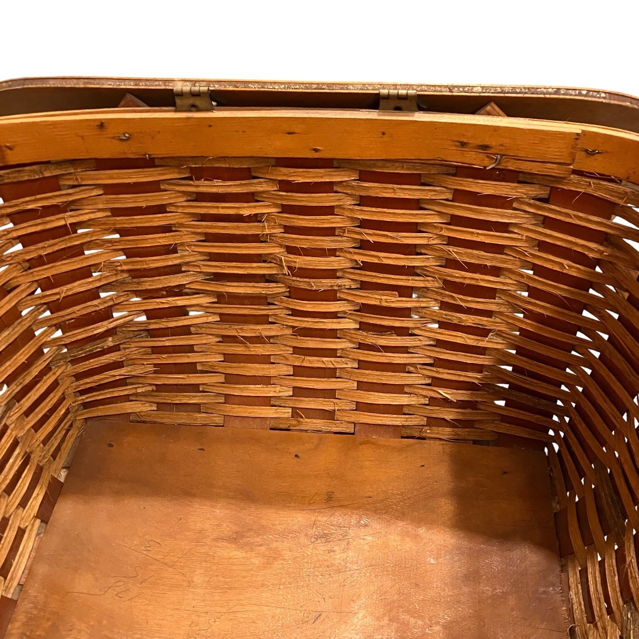Vintage Wicker Picnic Basket with Wood Lid Handles 18" Hawkeye?