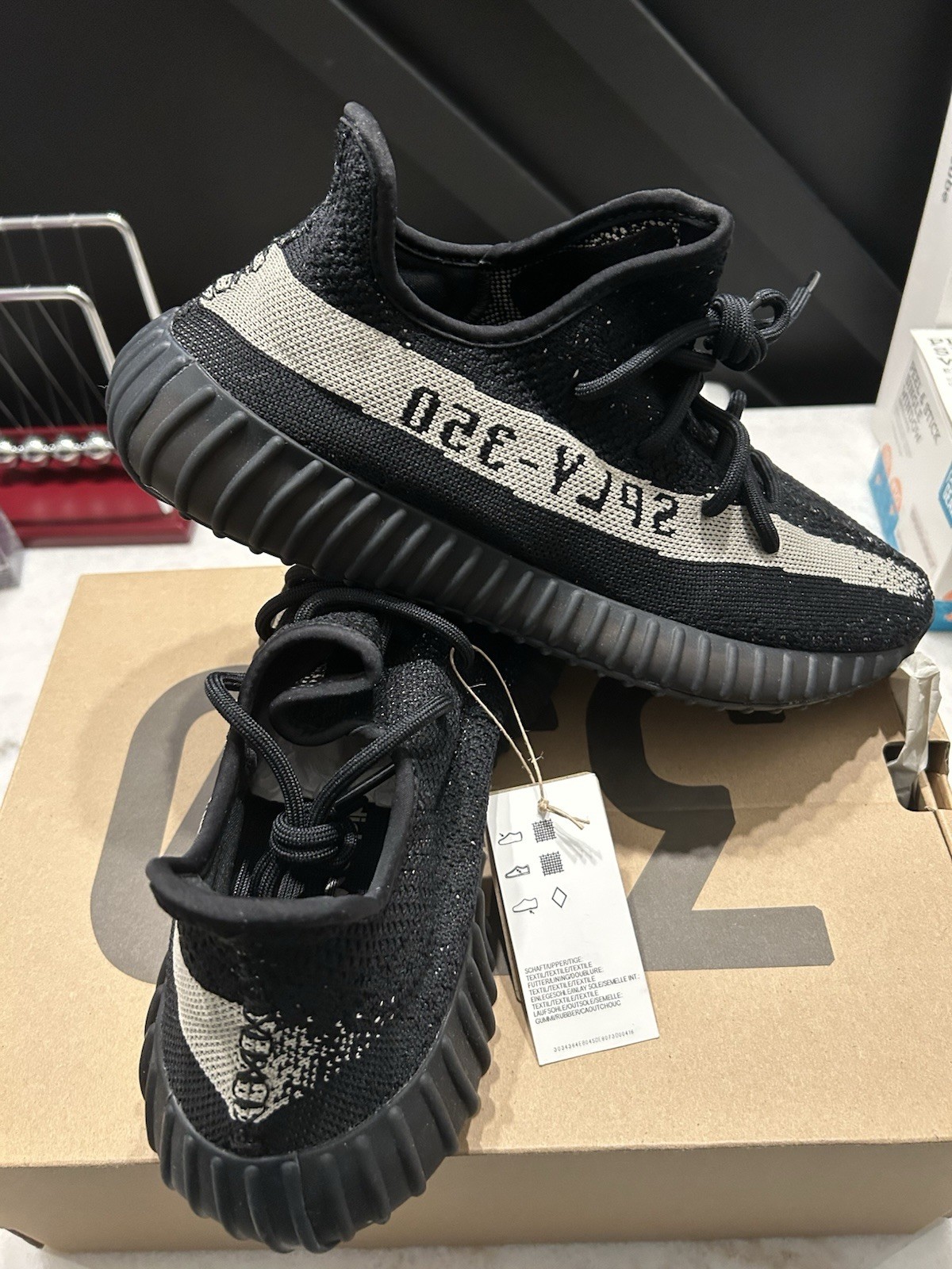 Adidas Yeezy Boost 350 V2 Core Black White thumbnail 5