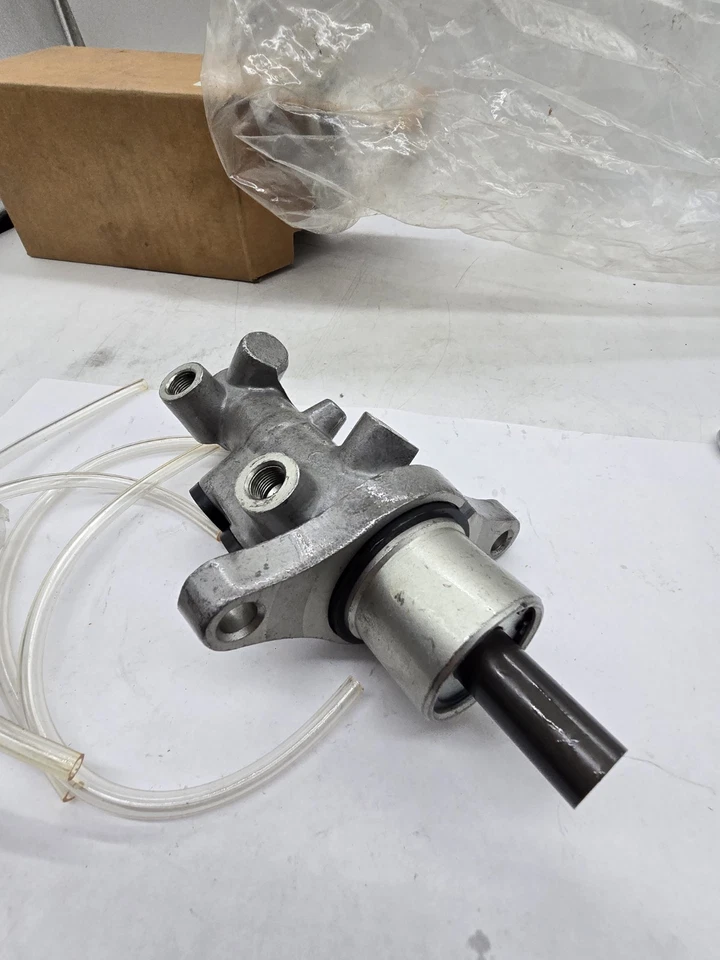 Cilindro maestro de freno OEM 11-3045 pieza VW remanufacturada Foto 2 de 4