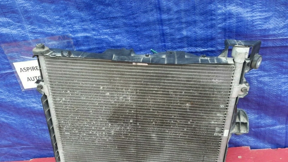 2004 2005 2006 2007 2008 2009 Dodge Durango AC Condenser OEM Foto 3 de 4