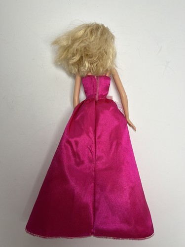 Muñeca Barbie Feliz Cumpleaños 2009 con Vestido Rosa Rubio Corte de Pelo y Pastel de Cumpleaños - Imagen 12 de 20