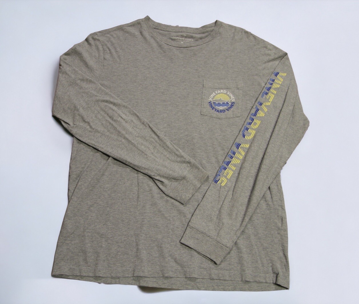 Vineyard Vines Shirt Mens Medium Long Sleeve Tee Shark 100% Cotton T-Shirt