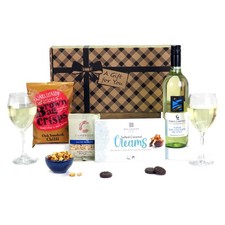 Italian White Wine Gift Set – Crisp Sauvignon Blanc and Savoury and Sweet Treats