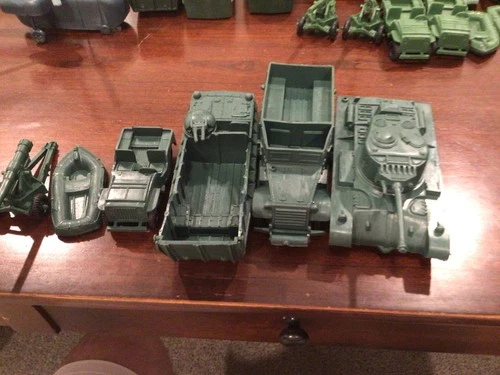 VINTAGE MARX BATTLEGROUND  Dark OD green vehicle lot
