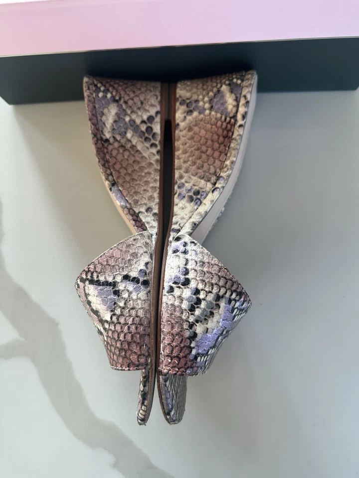 Slide Feminino de Pele de Cobra Kate Spade New York – Tamanho 8.5 – Multicolorido Iridescente - Imagem 2 de 4