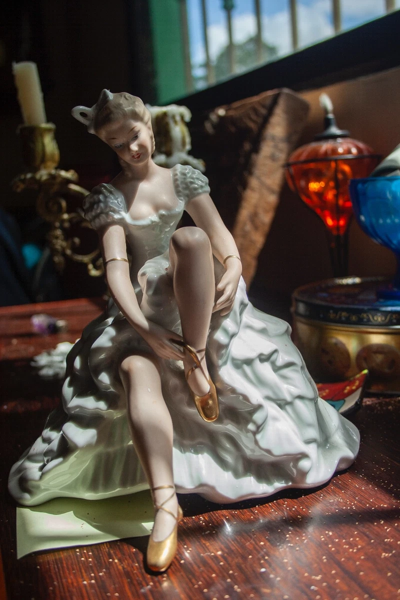 Wallendorf Ballerina In Antique Ceramic & Porcelain Figurines for