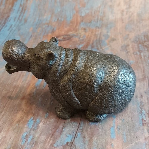 Vintage Cold Cast Bronze Hippo Figurine / Decorative / Collectible / Ornament - Picture 3 of 10