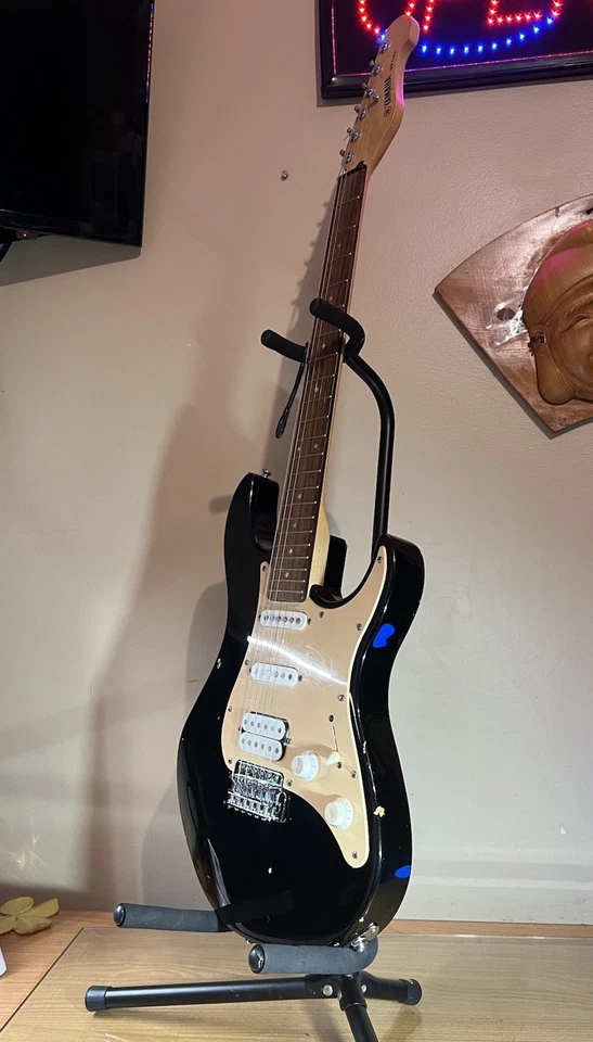 Yamaha EG112C Electric Guitar with Ibanez Soft Case – Black Finish - Image 3 of 4