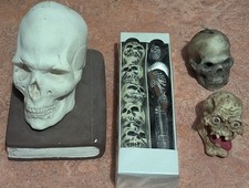 Schädel Totenkopf Set 5-teilig Wachs, Gips + Kunststoff Figuren, Skulpturen