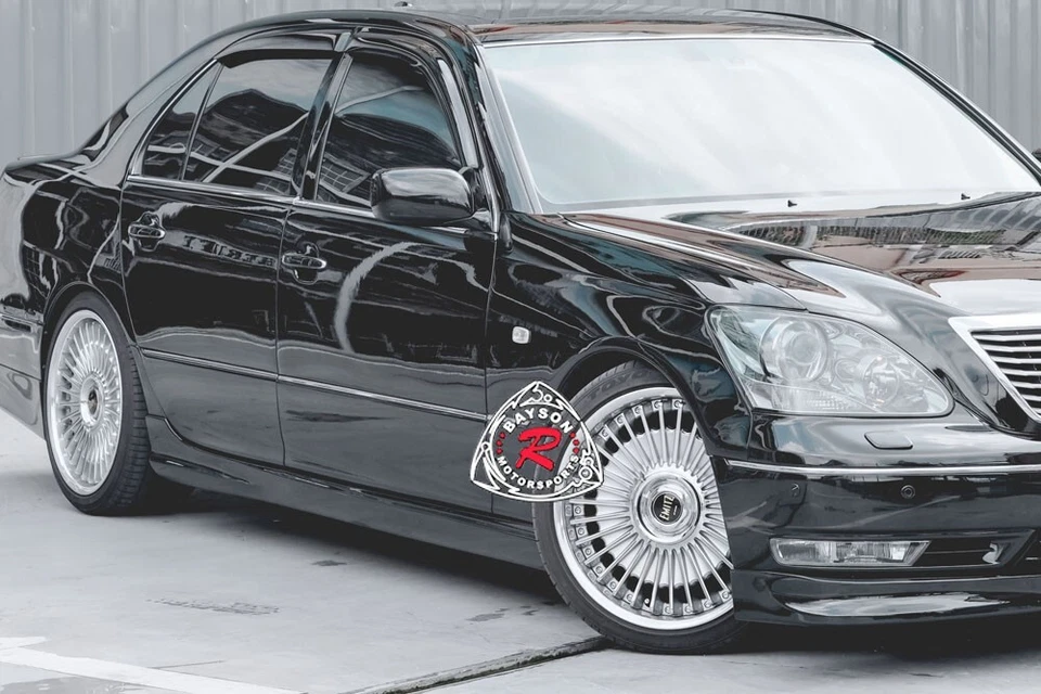 Se adapta a faldones laterales estilo C (poliuretano) Lexus LS430 01-06 Foto 3 de 4