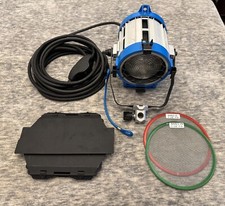 ARRI 650 Plus Junior Tungsten Fresnel Light  Barn Doors, Bulb, Edison Plug