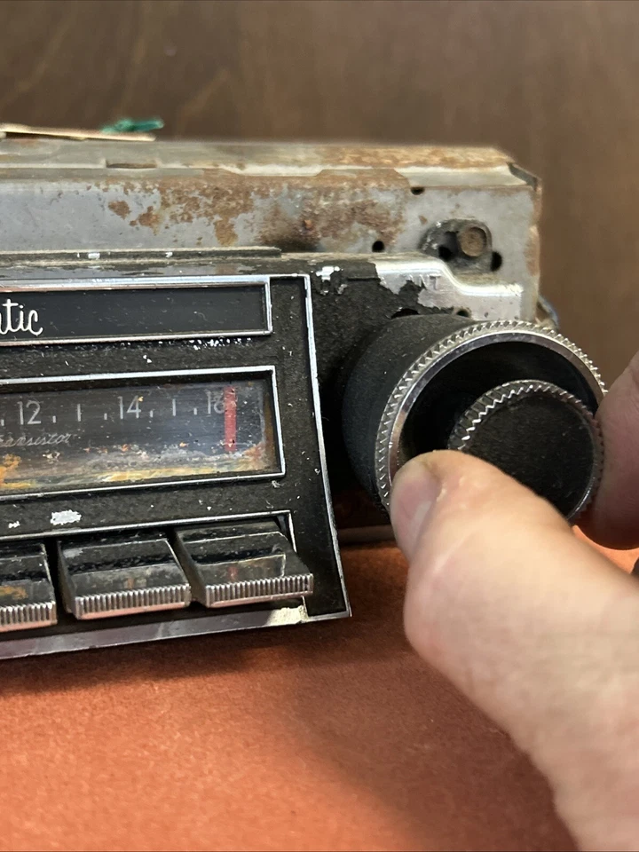 Radio AM GM 1966 1967 Buick Riviera Sonomatic Buick Electra 225 Wildcat LeSabre Foto 4 de 4