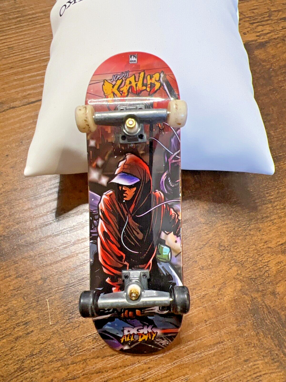 Tech Deck Fingerboard Lot of 5 Boards, Skateboards. Pre-owned VG Condition.