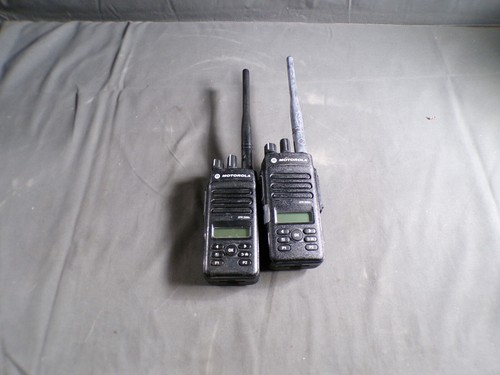 X2 MOTOROLA XPR 3500E RADIO