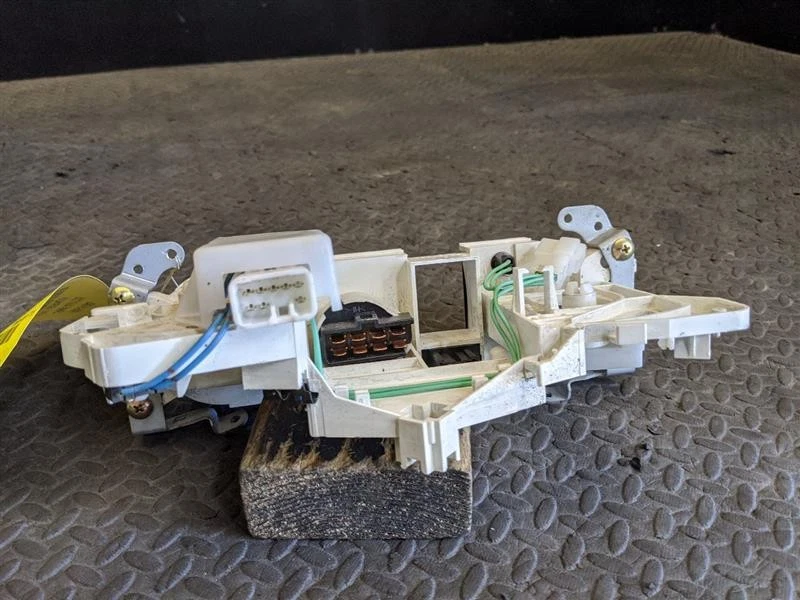 Climate Temperature Control Front US Fits 00-04 MONTERO SPORT 1840549 Foto 2 de 4