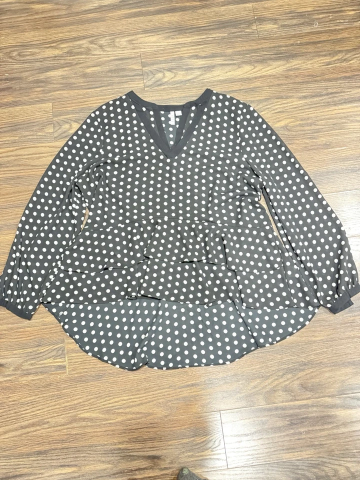 Blusa de mujer Elle talla mediana negra blanca a lunares manga larga en capas talla L  Foto 2 de 4