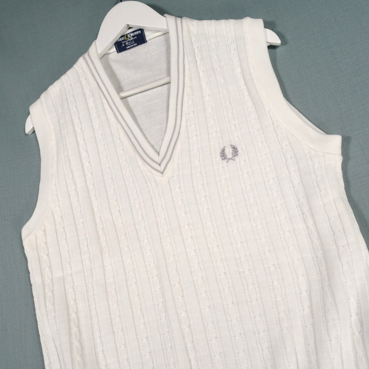 Vintage Fred Perry Sweater Vest Mens Medium White Grey Cable Knit 